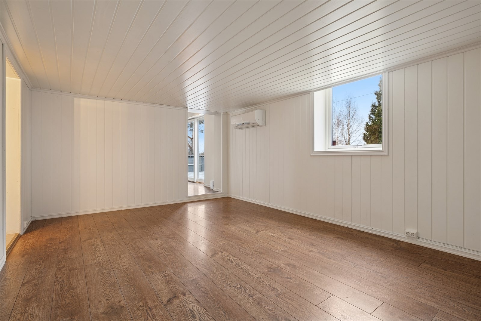 Stue/Mellomgang i 1.etasje Galleribilde