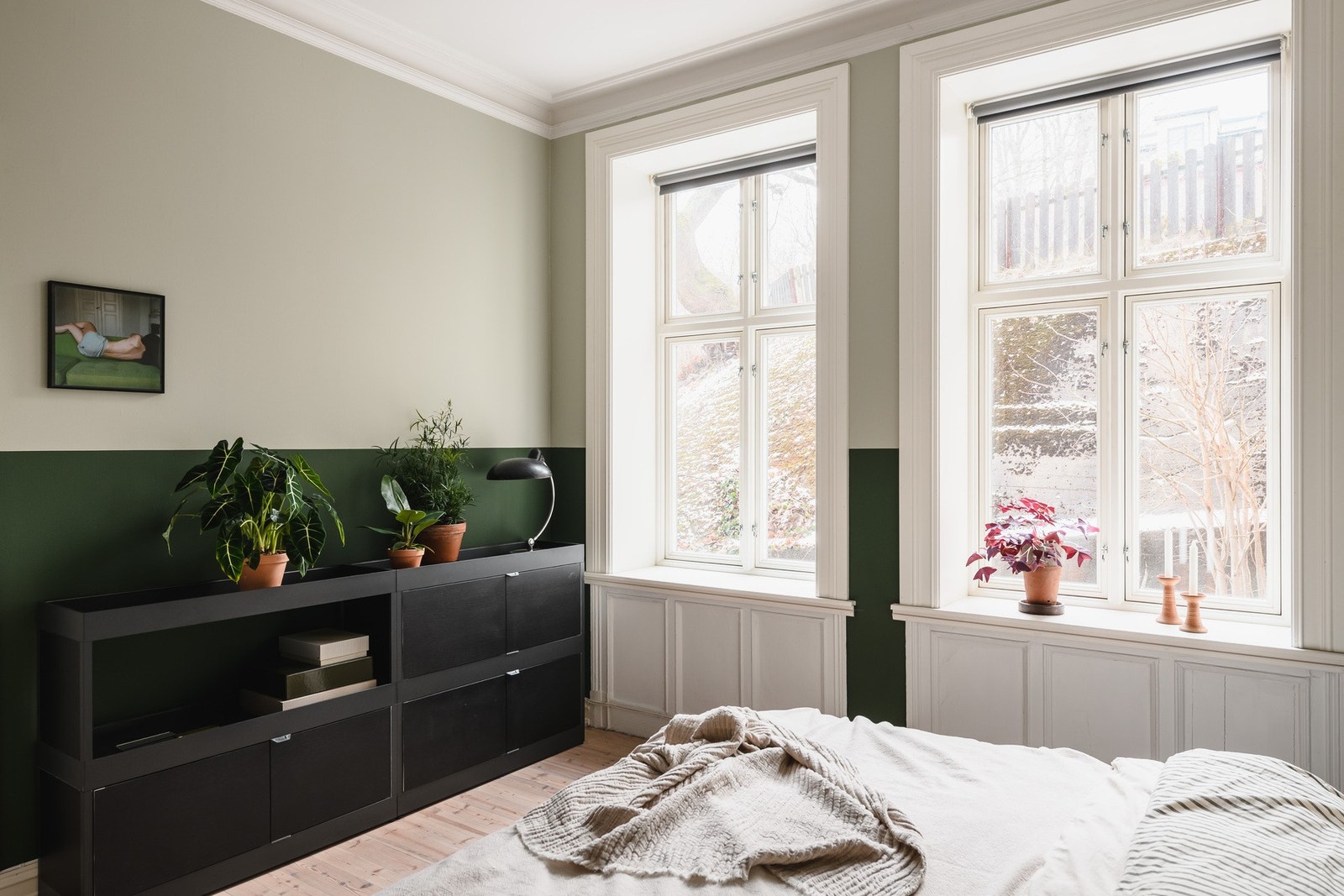 De mange vinduene i leiligheten sikrer gode lysforhold gjennom dagen. Galleribilde