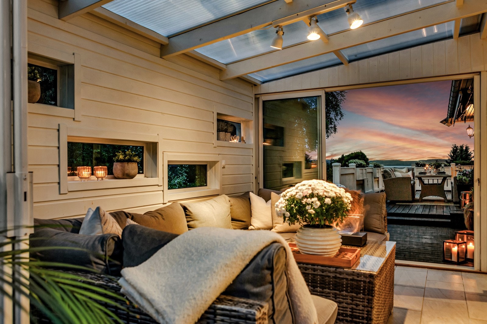 Lun atmosfære i vinterhagen til alle årstider. Galleribilde