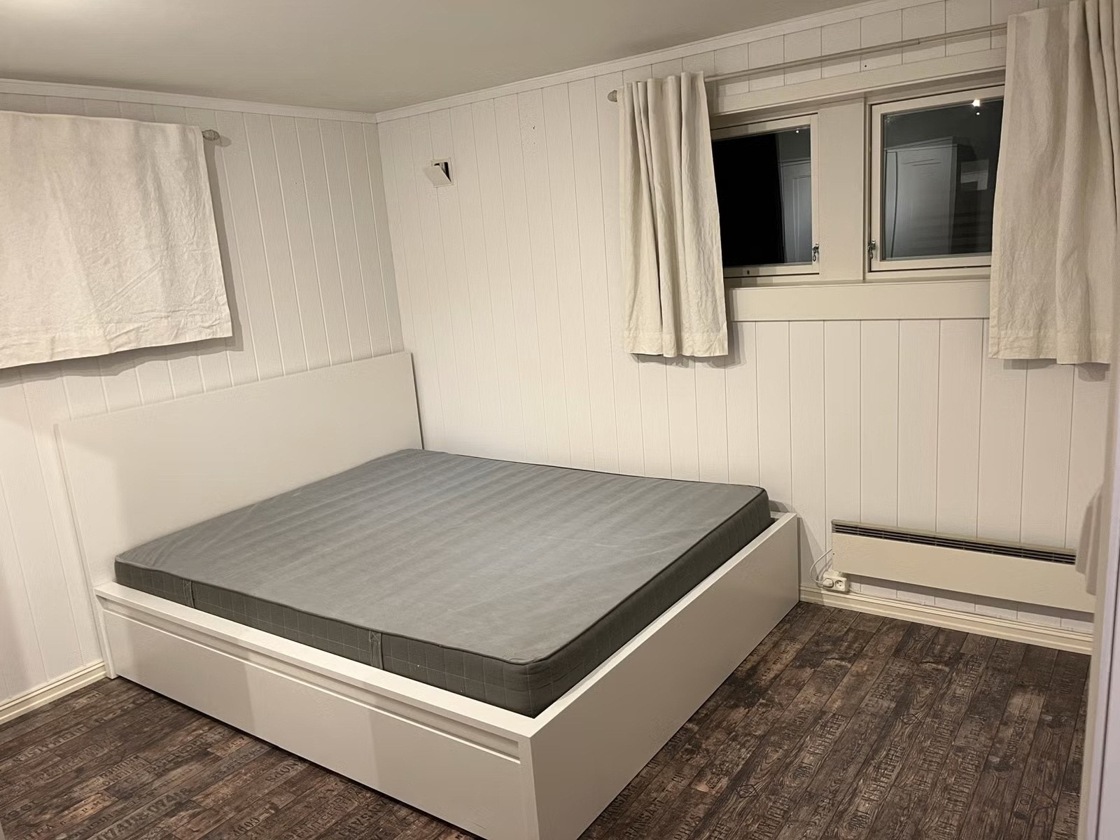 Soverom i underetasje. Galleribilde