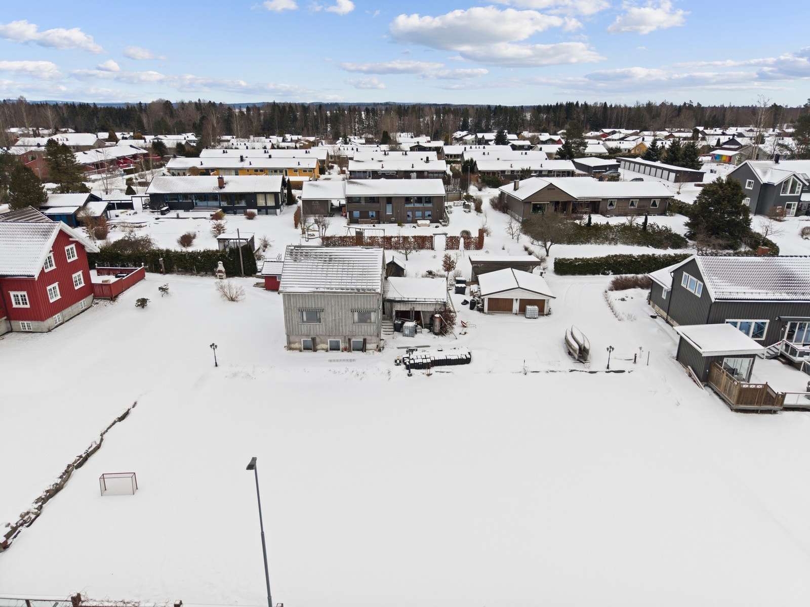 Det er også mulighet for kjøp av tilleggstomt fra eiendommen mot nord for større utnyttelse Galleribilde