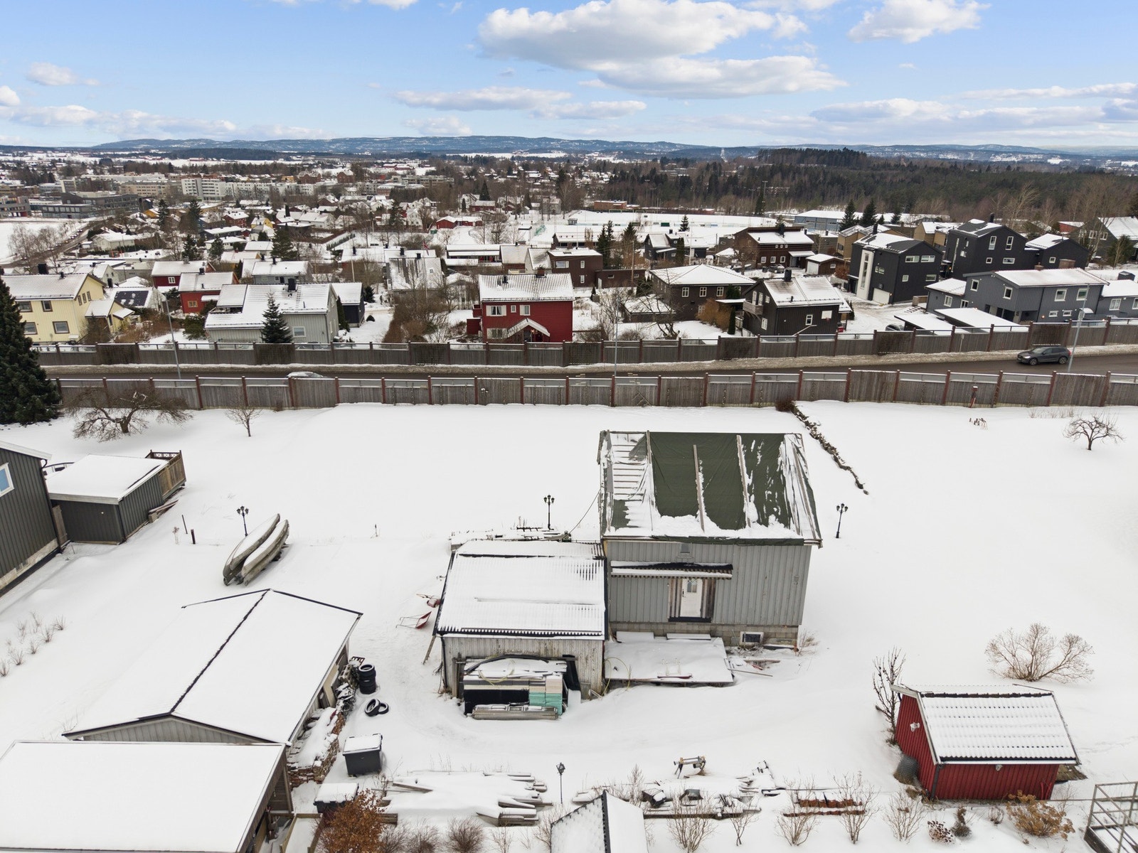 Bilde fra øst mot vest. Her er det meget gode solforhold! Galleribilde