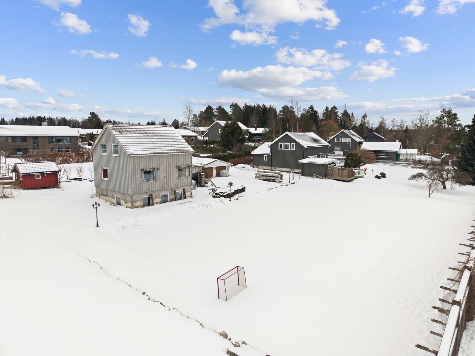 Mulighet for deling av tomt og oppføring av to bygg med totalt fire boenheter Galleribilde