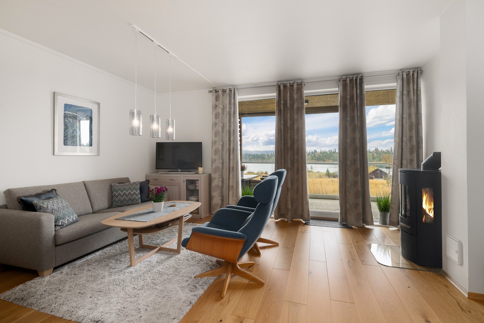 Store vindusflater gjør at utsikten kommer til sin fulle rett! Galleribilde