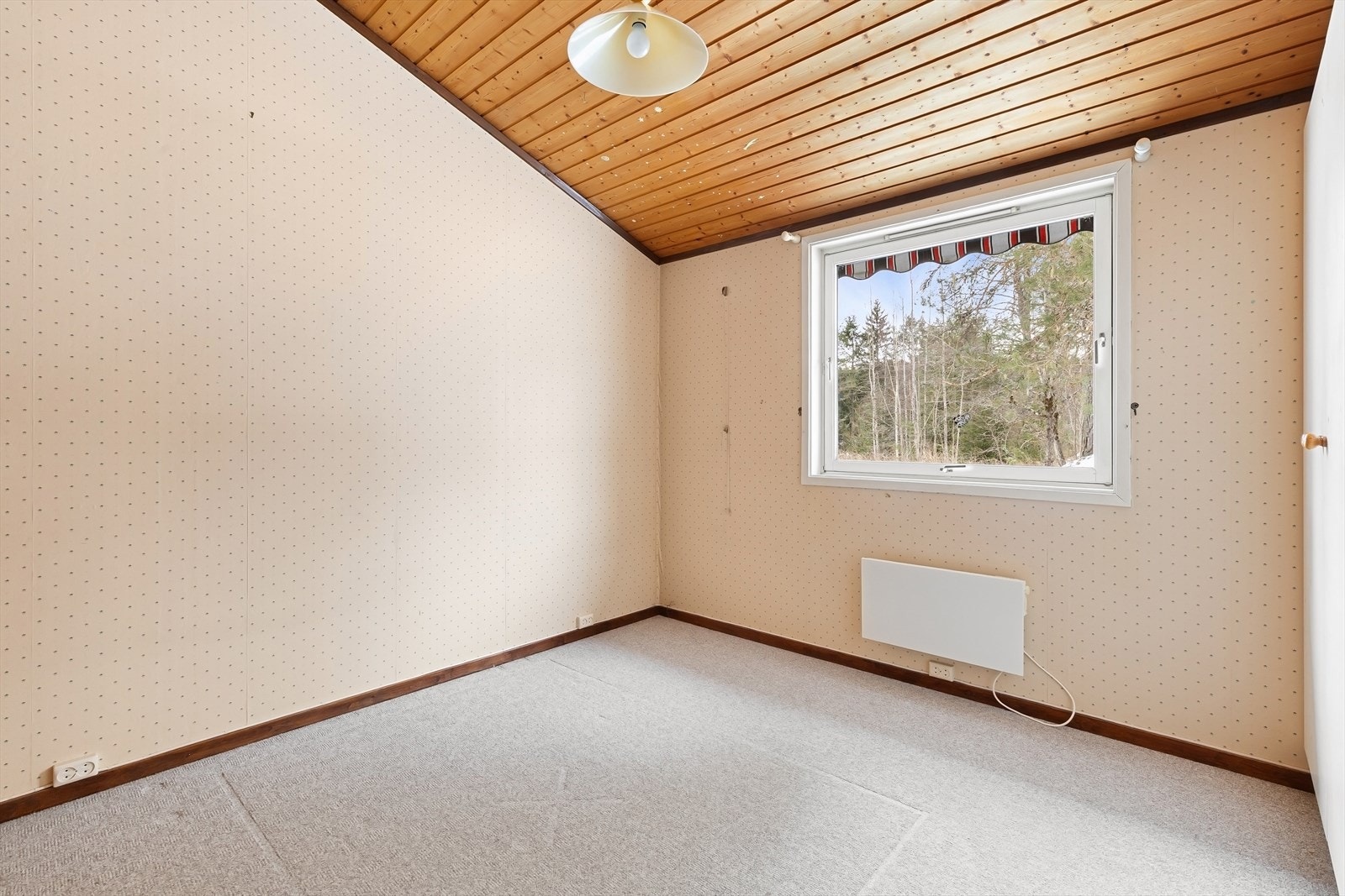 Boligen har tre gode soverom. To av dem i 1. etg Galleribilde