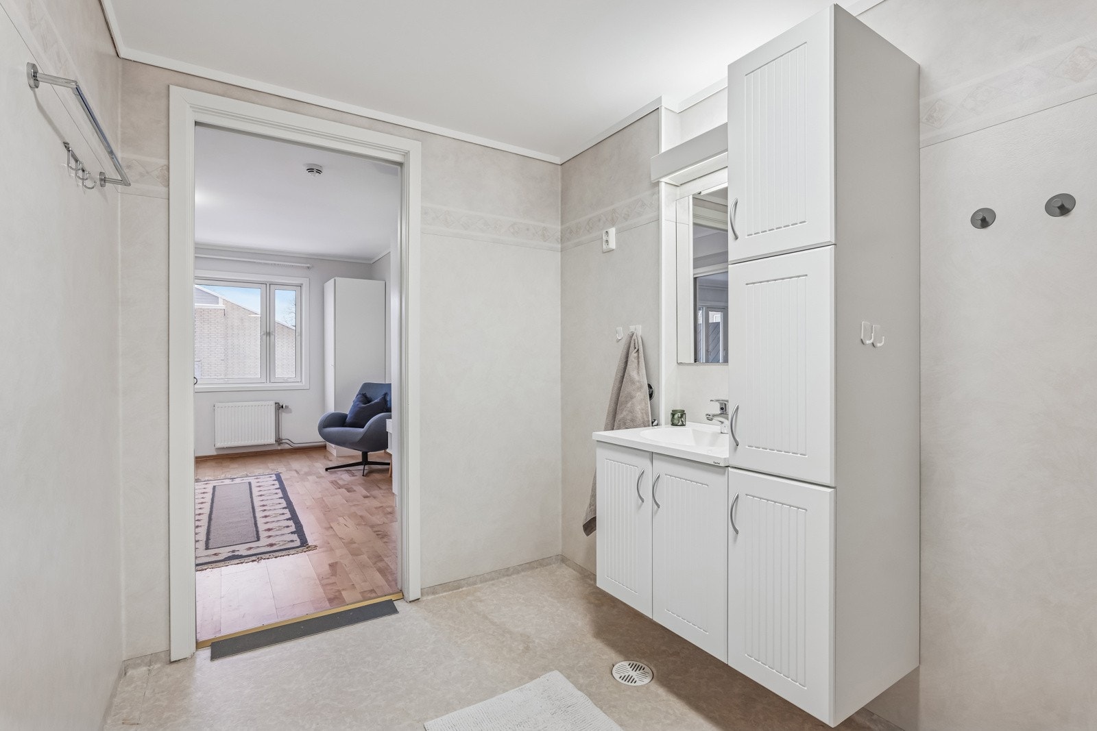 Bad med adkomt direkte til soverommet Galleribilde