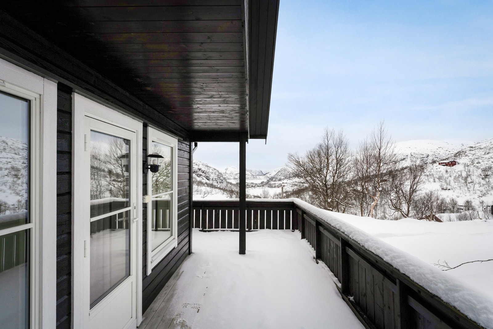 - Terrassen er vestvendt og sørvestvendt - Galleribilde