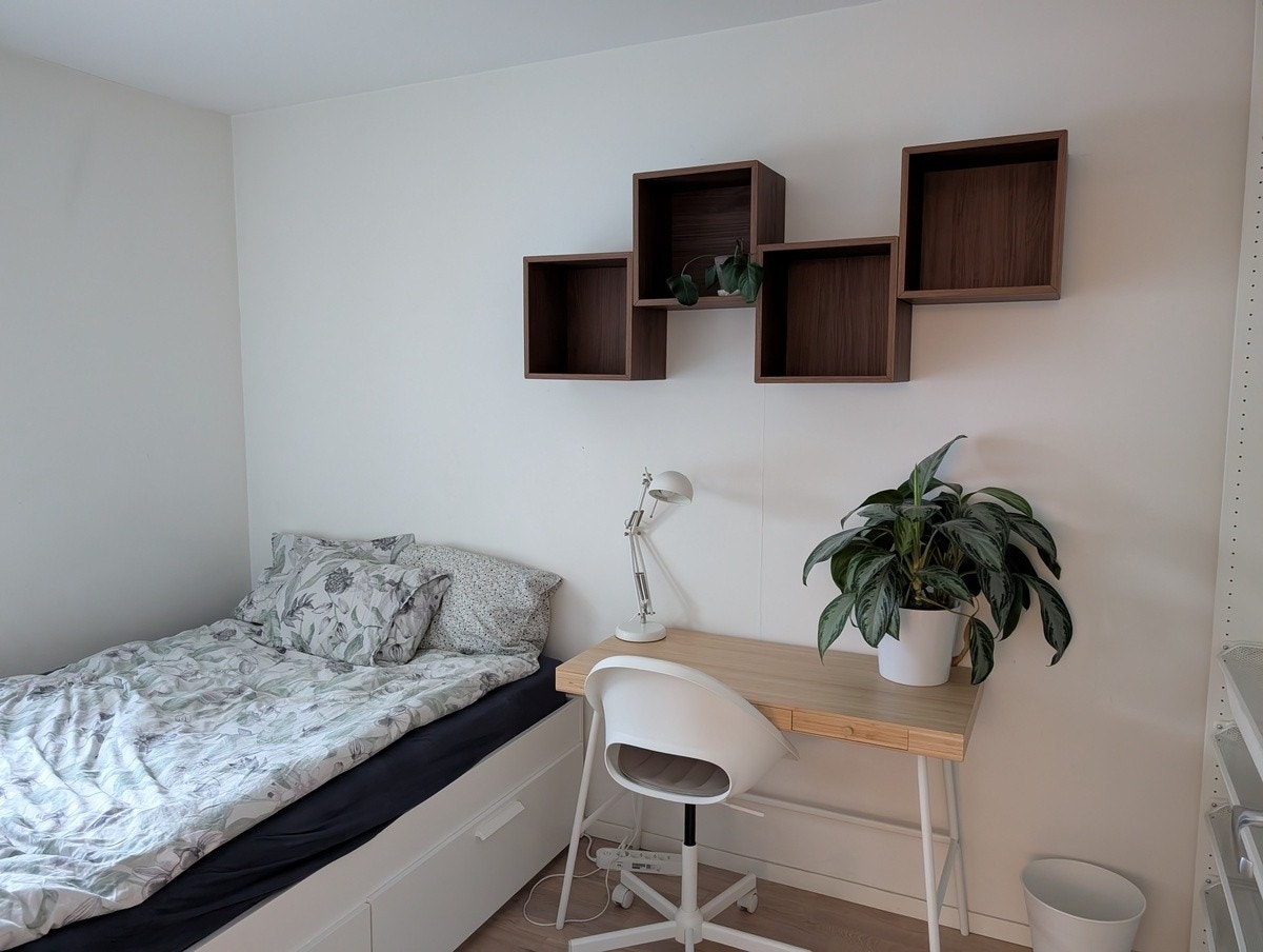 Soverom som leies ut møblert Galleribilde