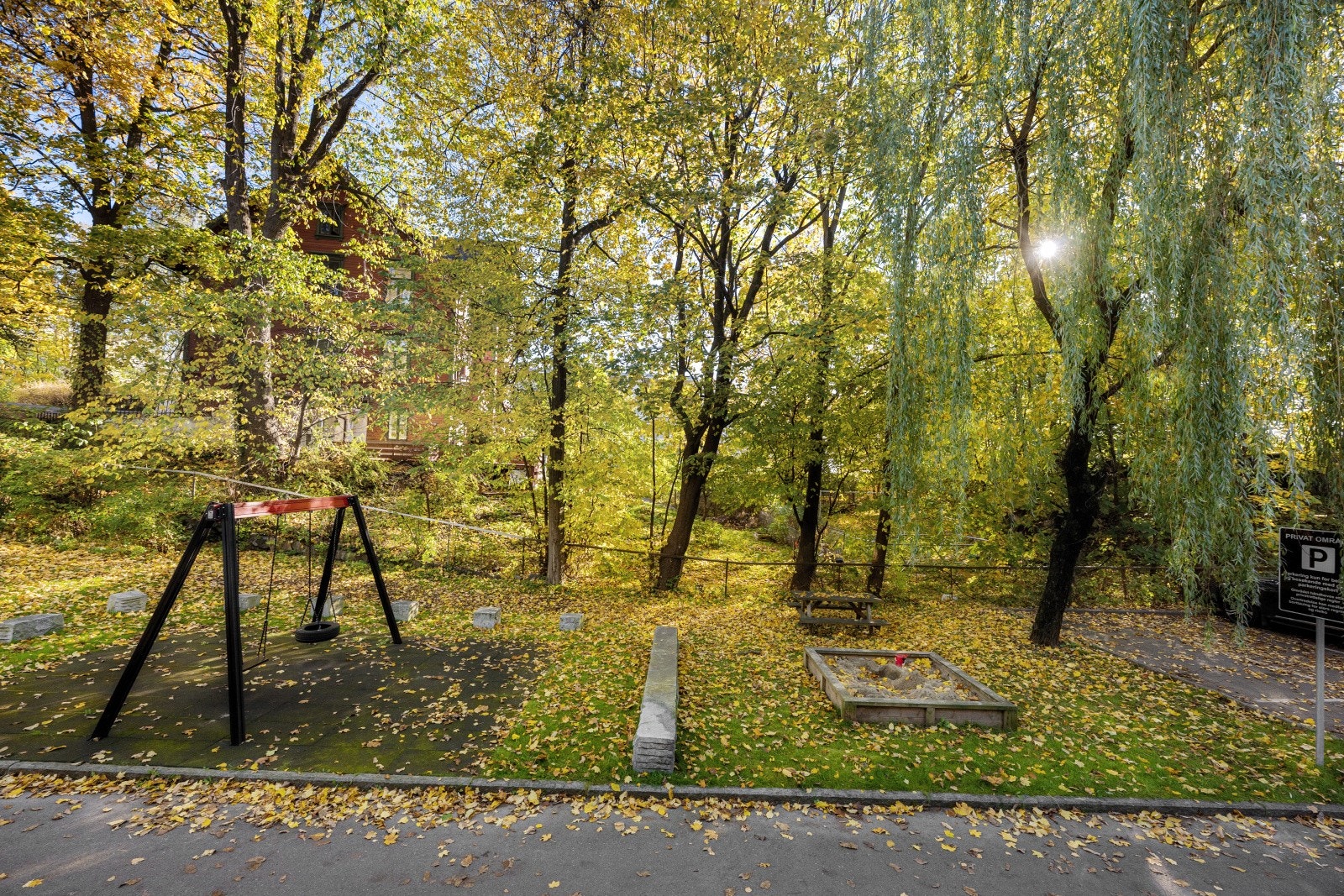 Meget barnevennlig i sameiet, med lekeplass og grøntarealer. Galleribilde