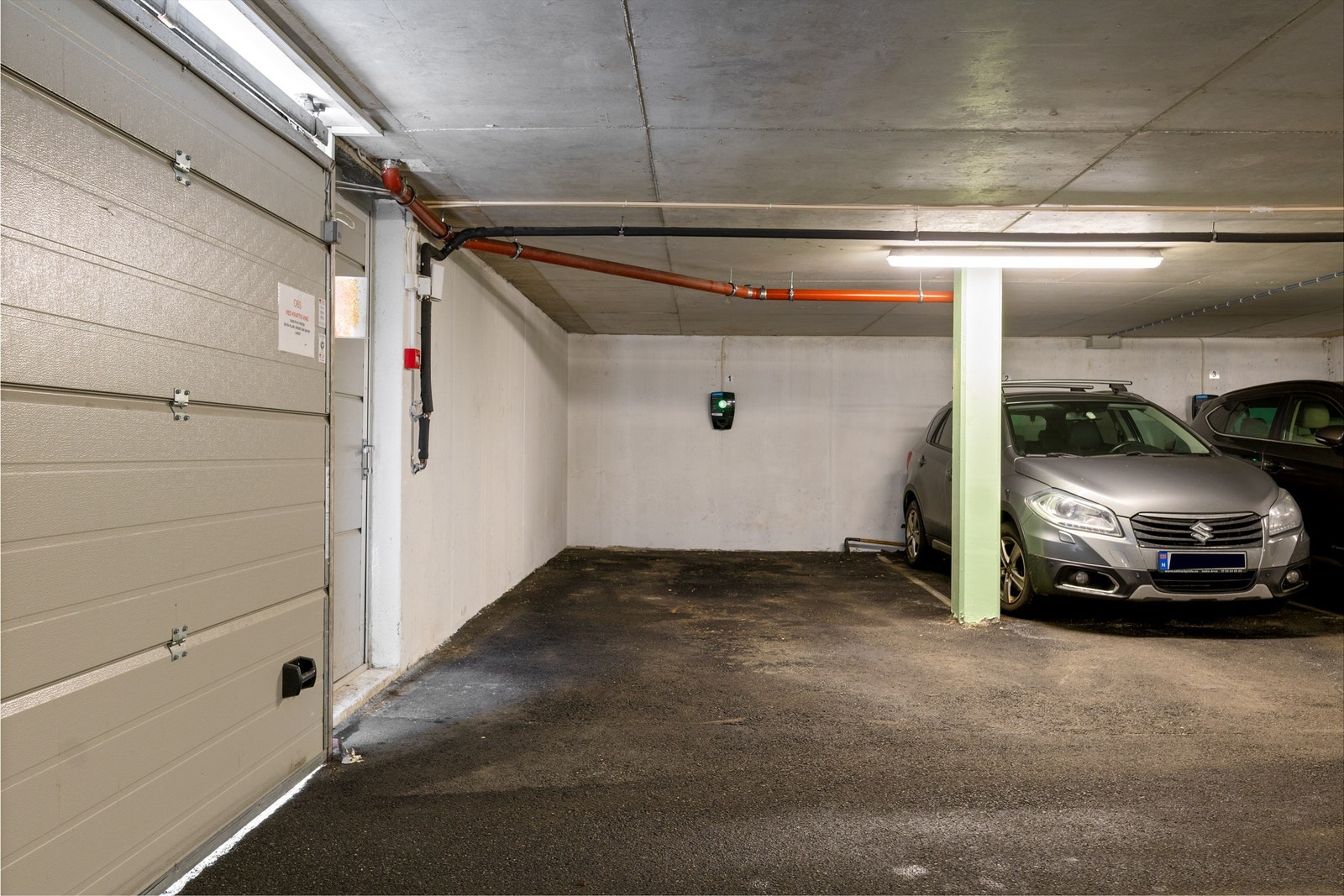 Leiligheten disponerer plass nr.1 - Dette er en av de større plassene i garasjeanlegget. Galleribilde