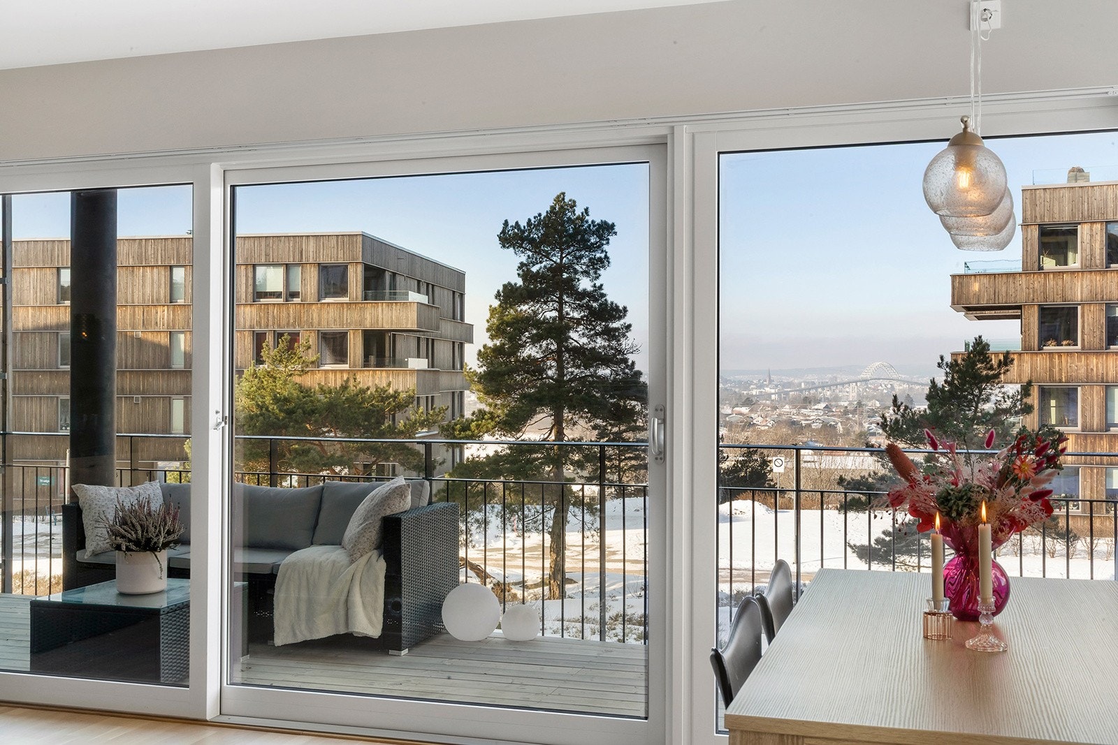 Perfekt beliggende på attraktive Begbyåsen med flott utsikt og gode solforhold Galleribilde