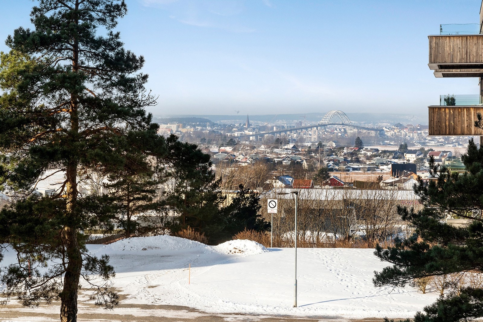 Utsikt fra balkong mot vest Galleribilde