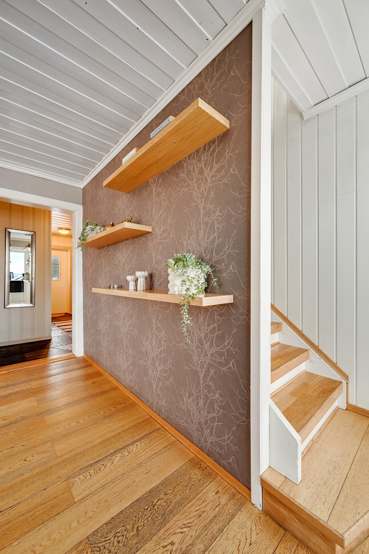 Vi fortsetter rundturen opp trappen til 2. etasje. Galleribilde