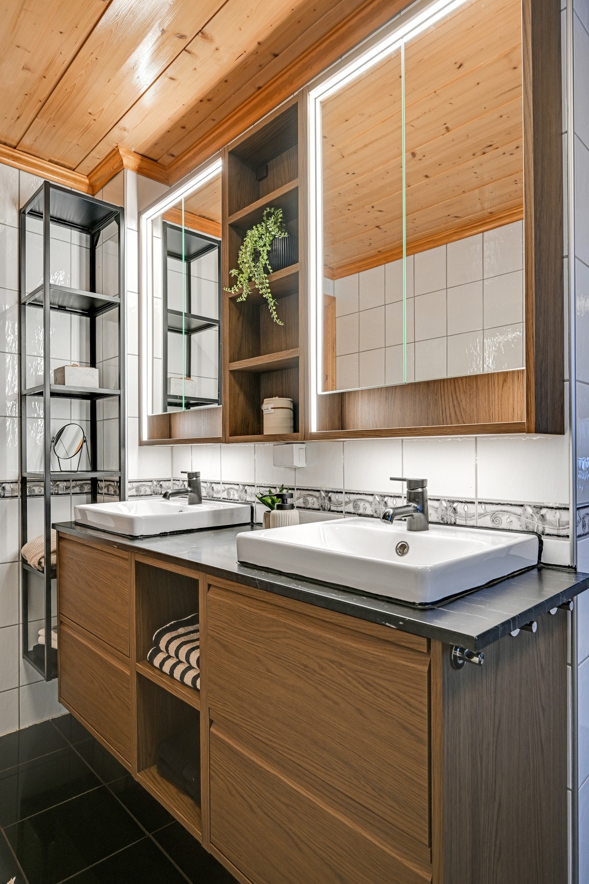 Baderomsinnredningen er byttet i senere tid. Galleribilde