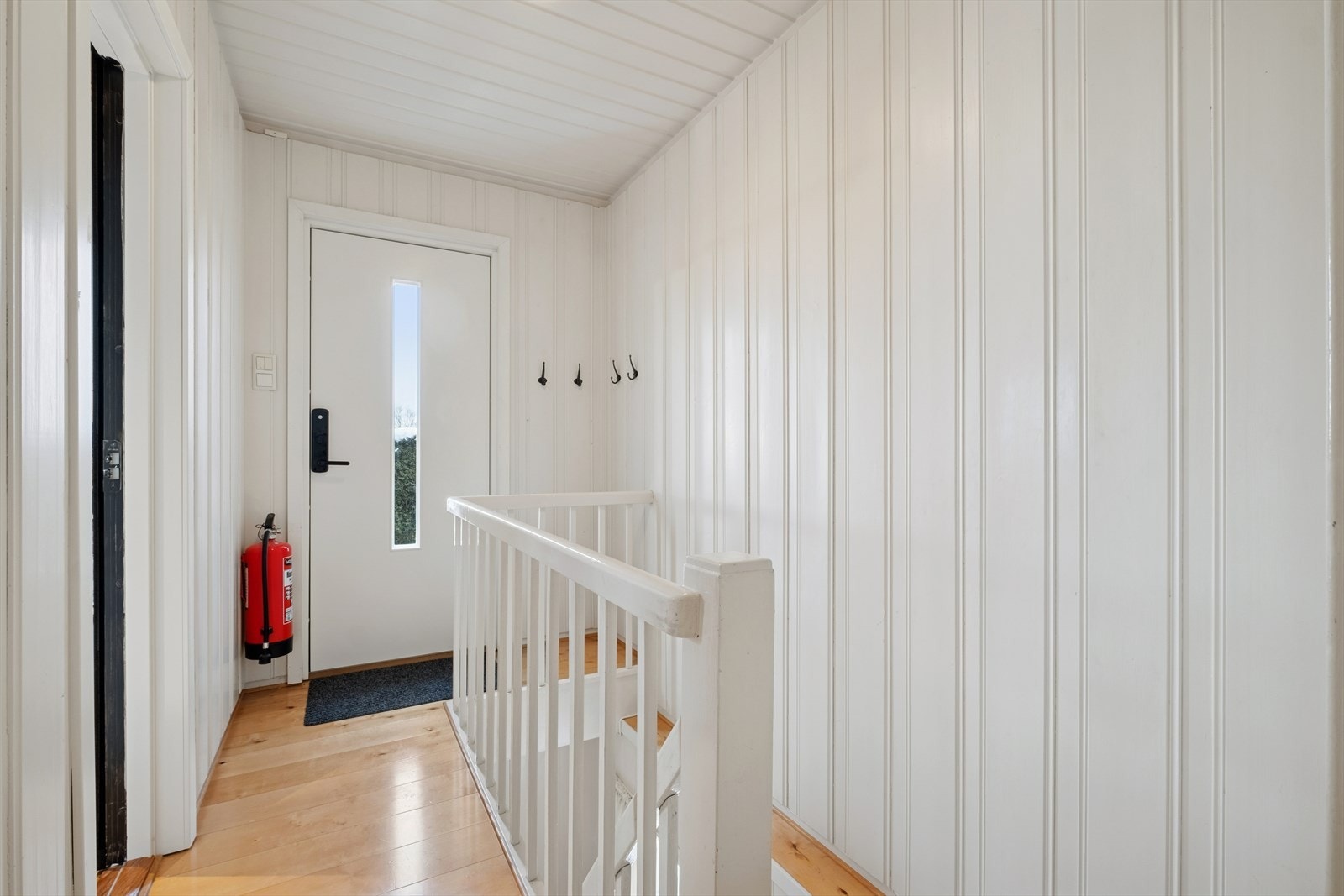 Trapp og inngang til "hybel" Galleribilde