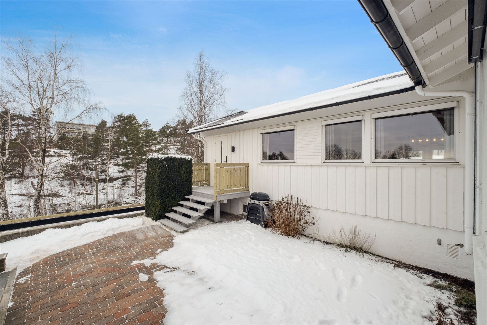 Bakhage/Uteplass Galleribilde