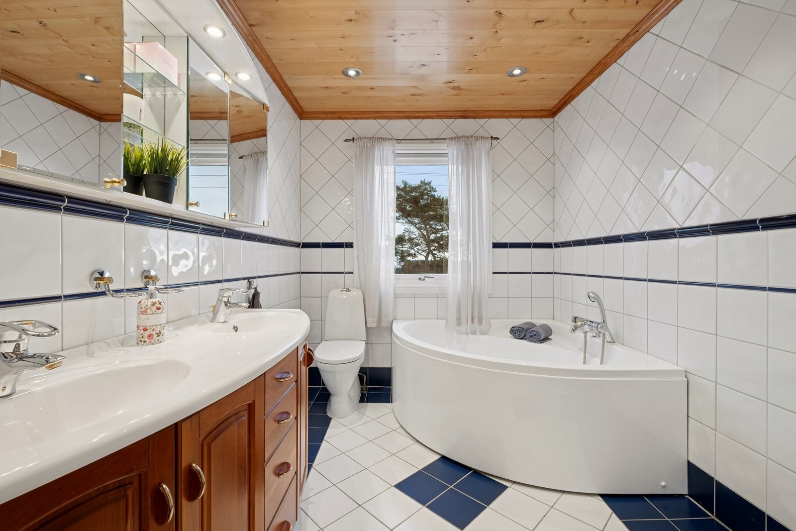 Baderom i 1. etg. Galleribilde