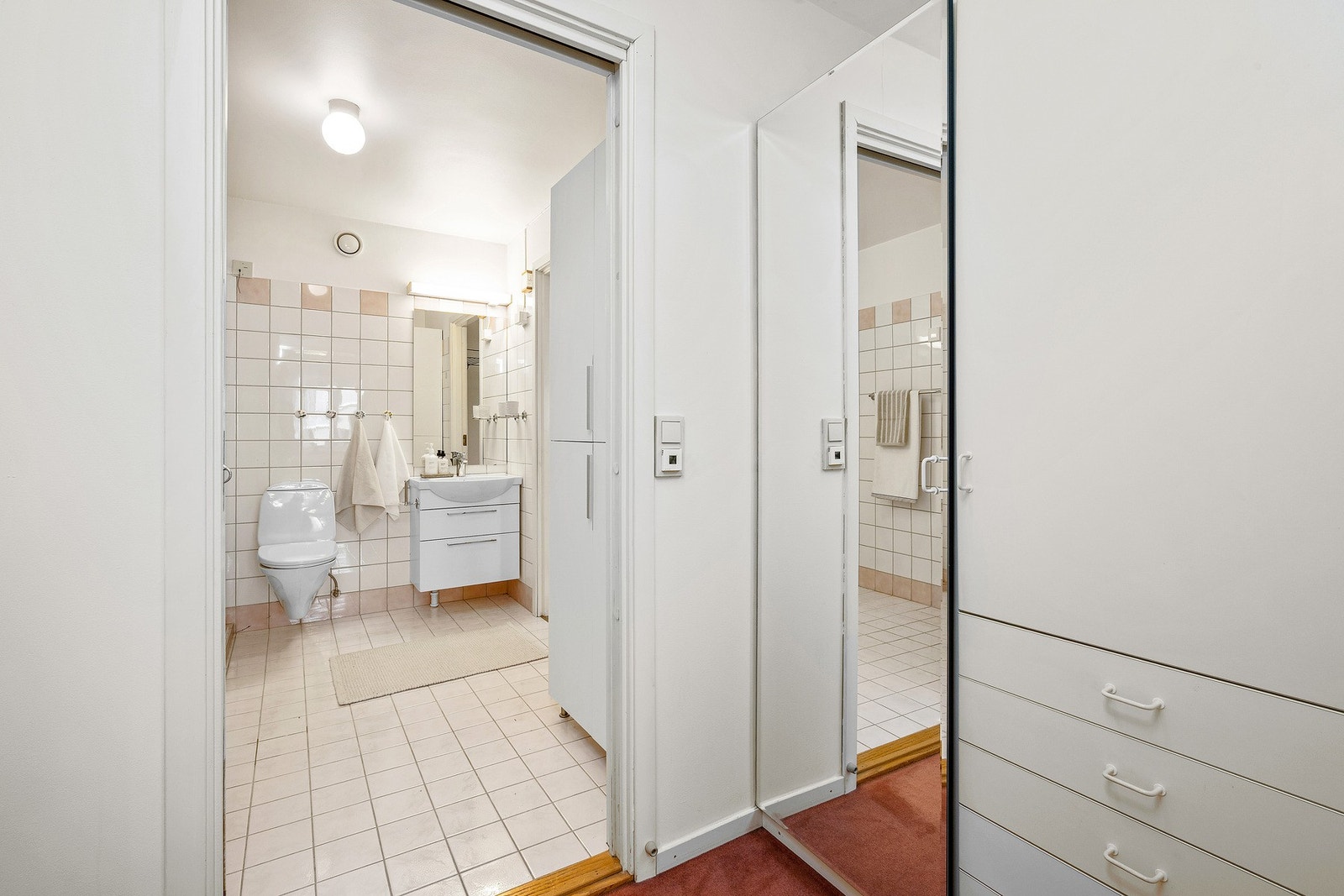 Garderobe Galleribilde