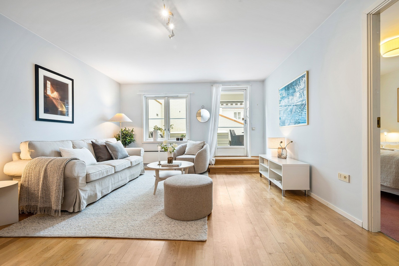 Stuen sett fra kjøkken Galleribilde