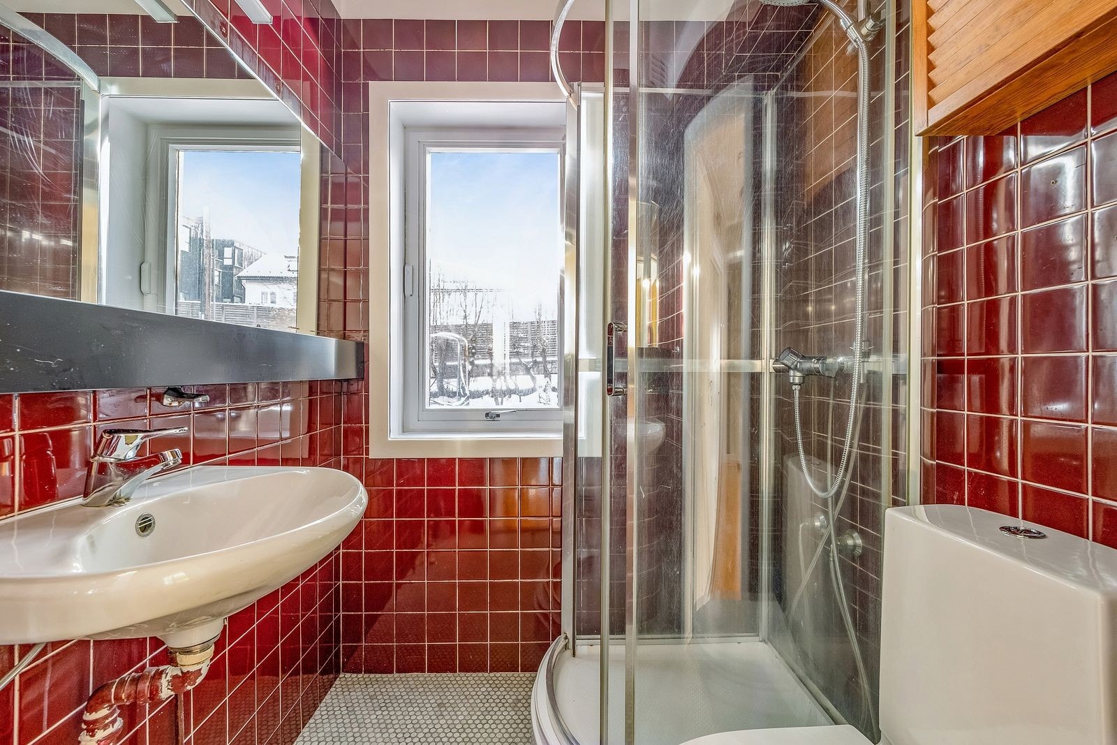 Bad med dusjhjørne Galleribilde