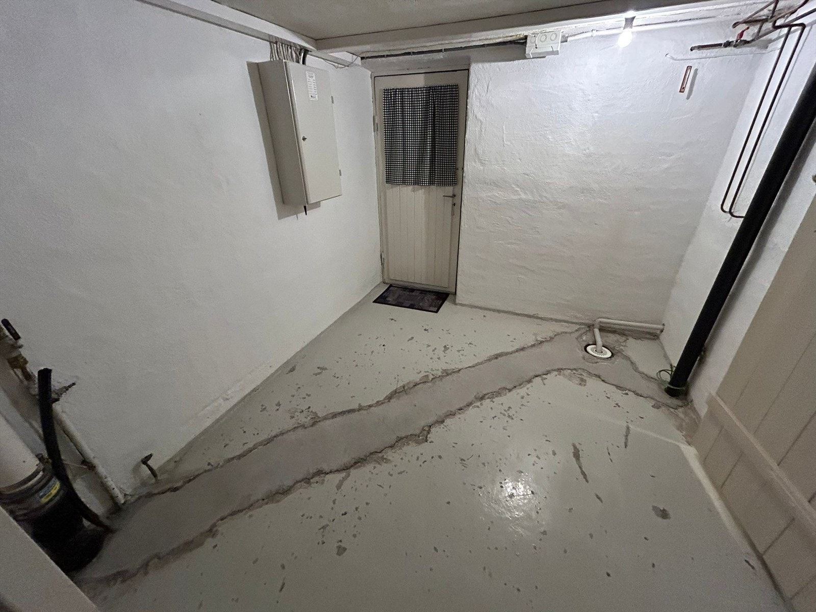 Gang i kjeller Galleribilde