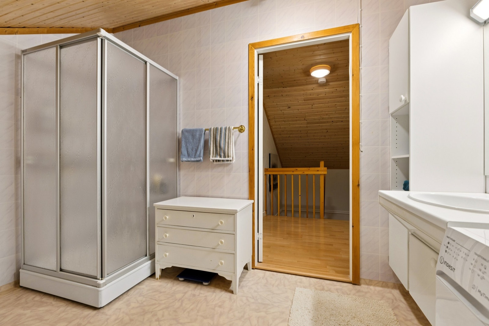 Bad 2. etasje. Galleribilde