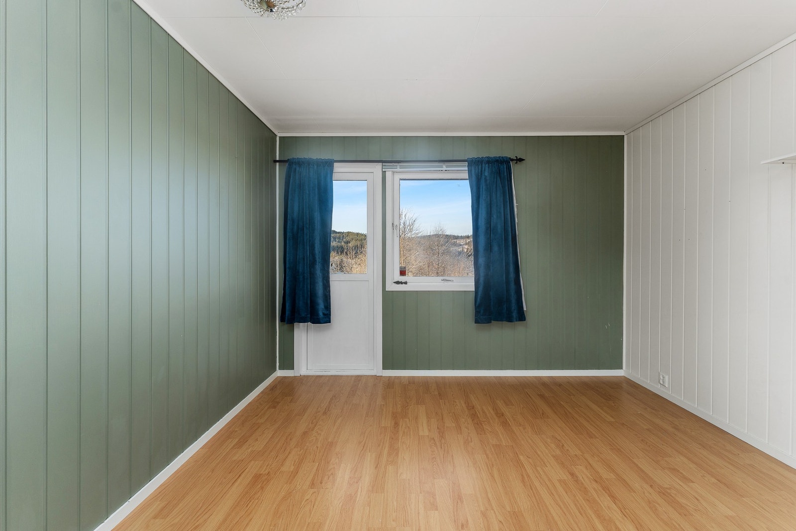 Hovedsoverom med utgang til balkong Galleribilde