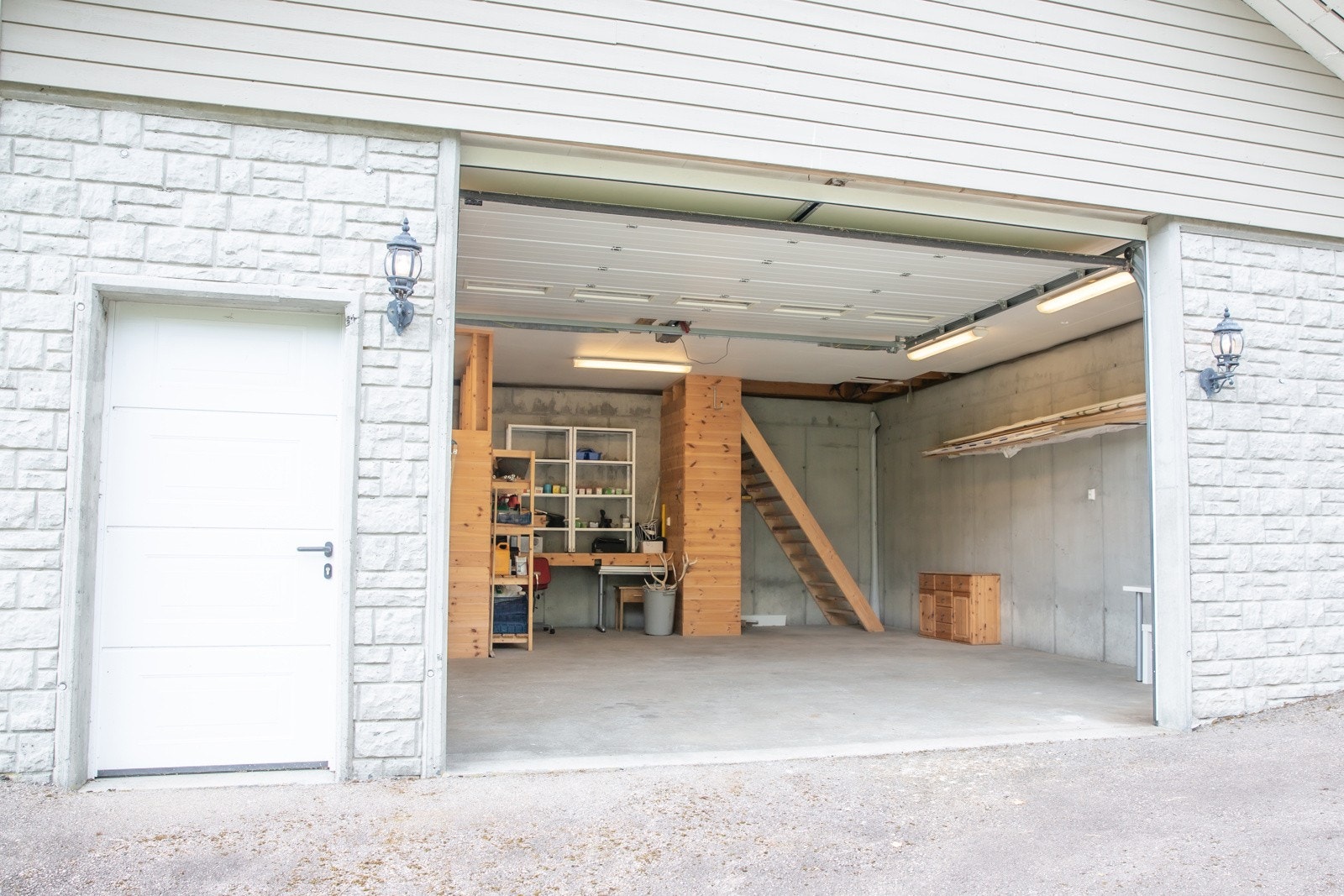 Plass til biler og annen oppbevaring Galleribilde