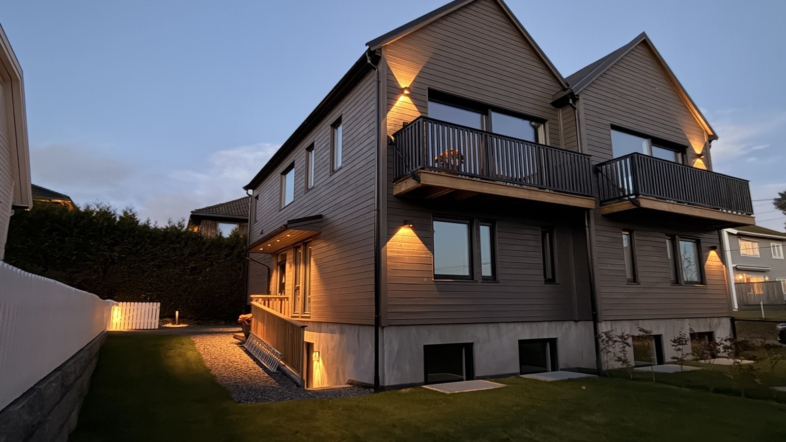 Velkommen til Wilsters vei 2F! Dette er en splitter ny og ubebodd halvpart tomannsbolig som ligger fint til på på Økern/Risløkka. Galleribilde