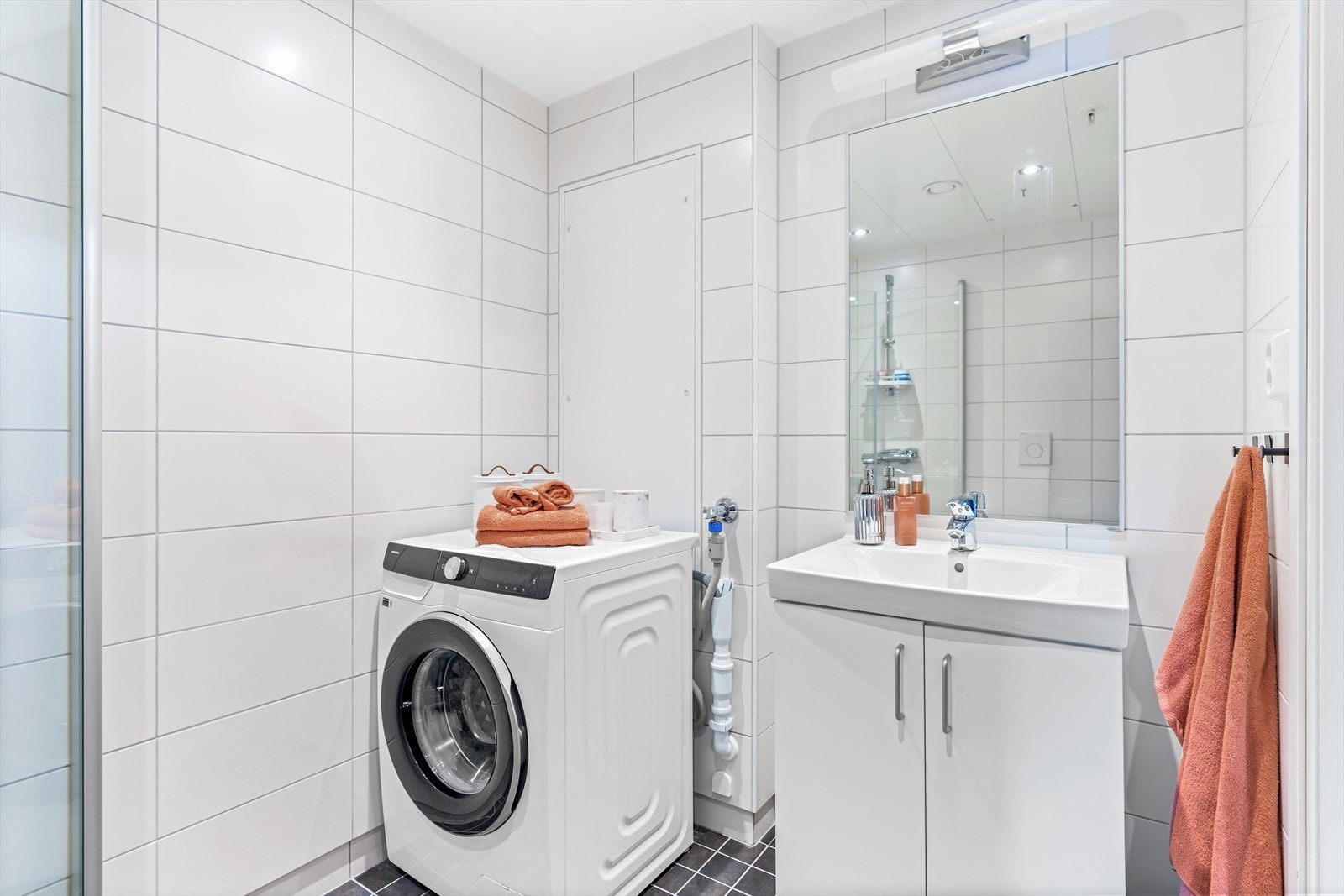 Det er opplegg for vaskemaskin og tørketrommel. Galleribilde