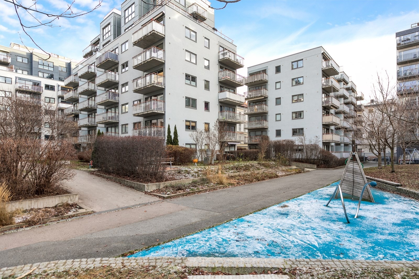 Vi digger nabolaget, og om sommeren kommer leilighetens plassering til sin rett! Galleribilde