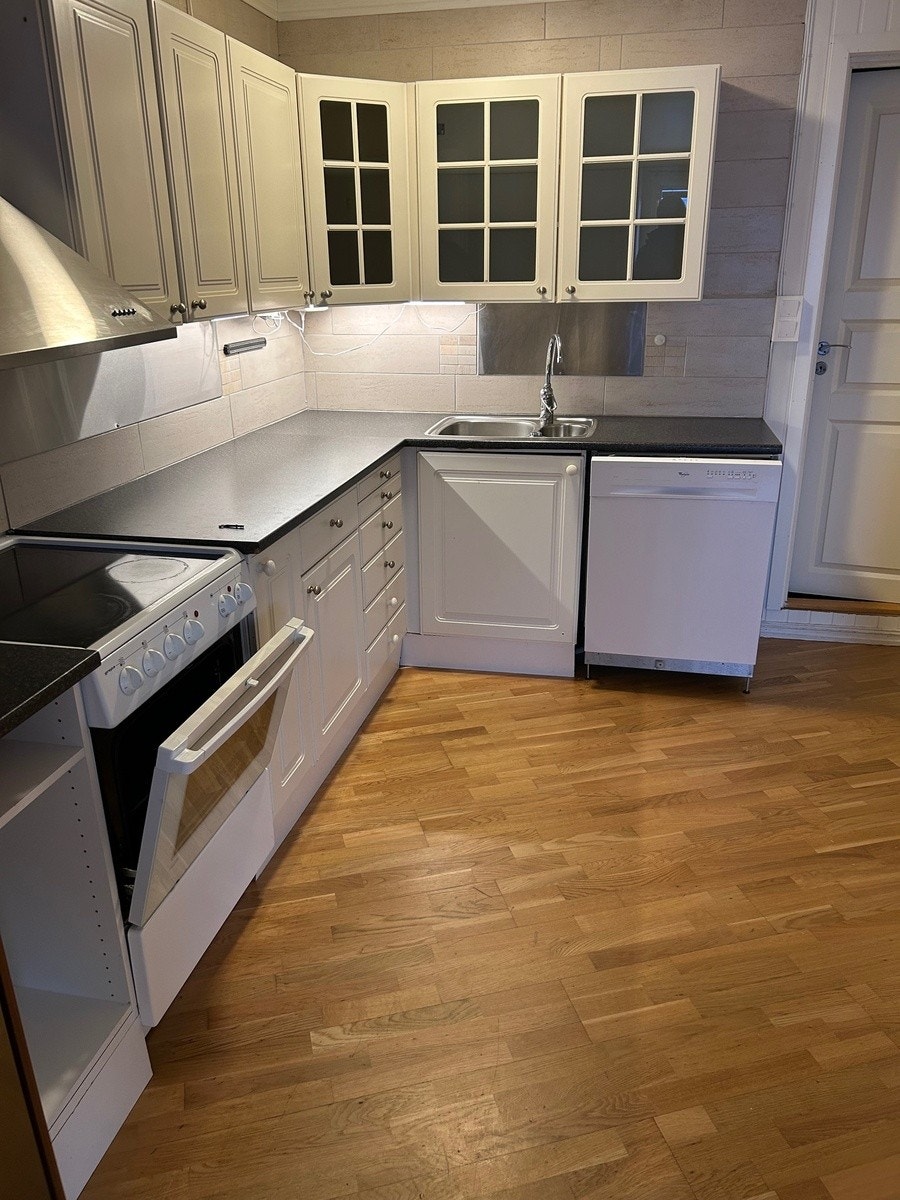 kjøkken m/hvitevarer Galleribilde