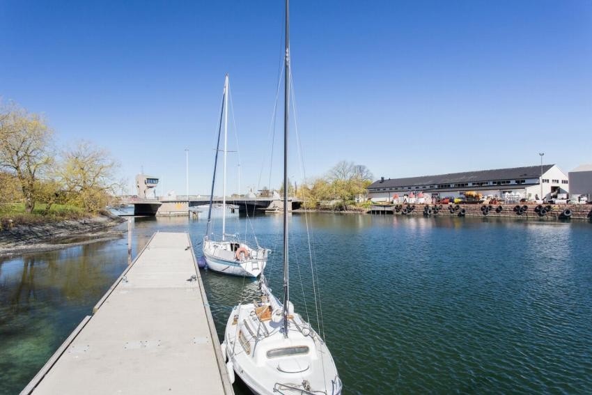 Bryggestemning langs Kanalen. Galleribilde