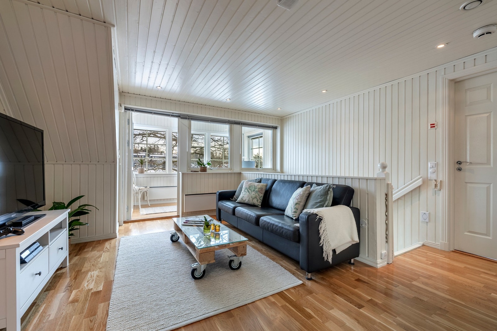 TV-stuen egner seg godt som et ekstra oppholdsrom for både store og små. Galleribilde