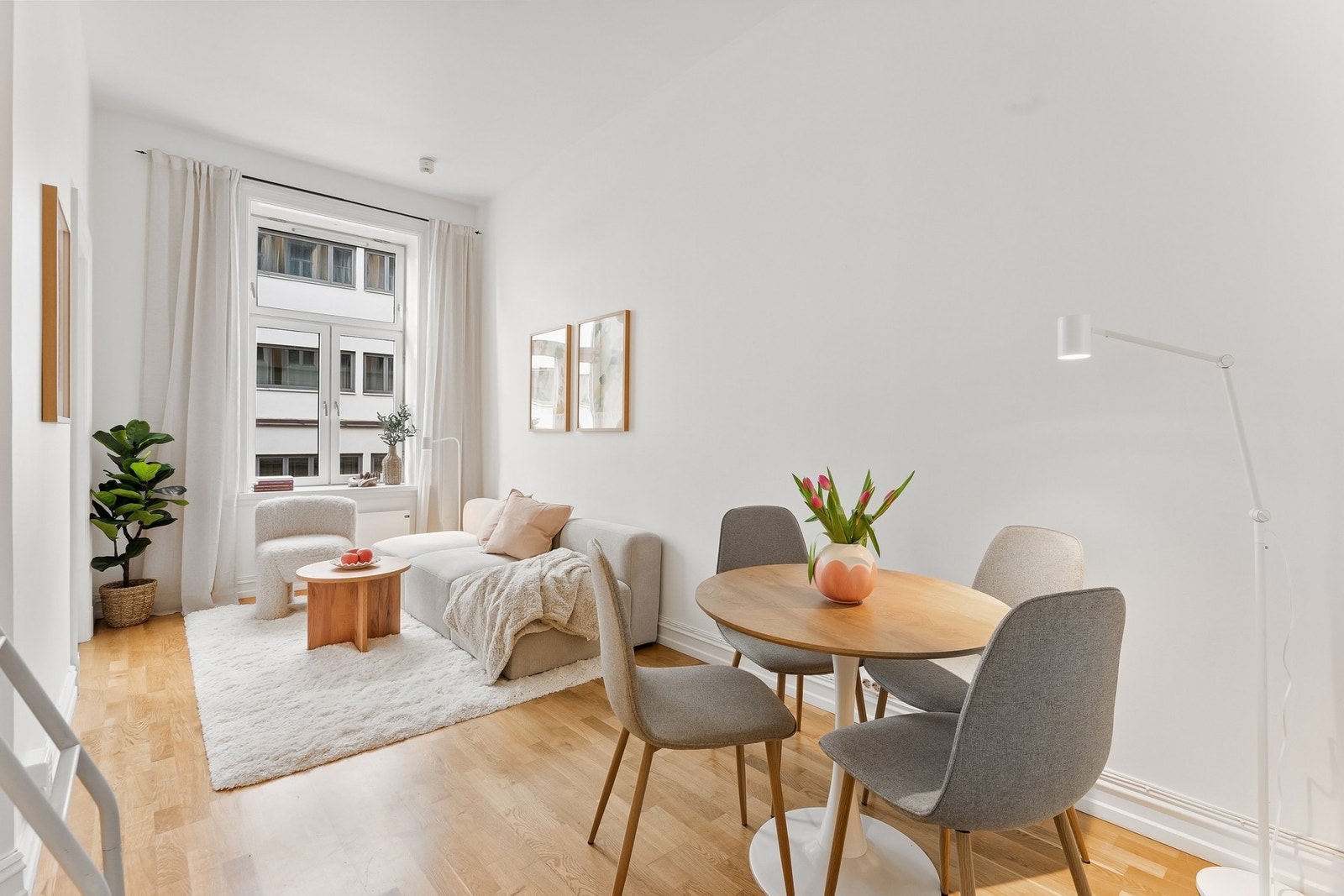 Lys og innbydende 2-roms andelsleilighet med en smart planløsning. Galleribilde