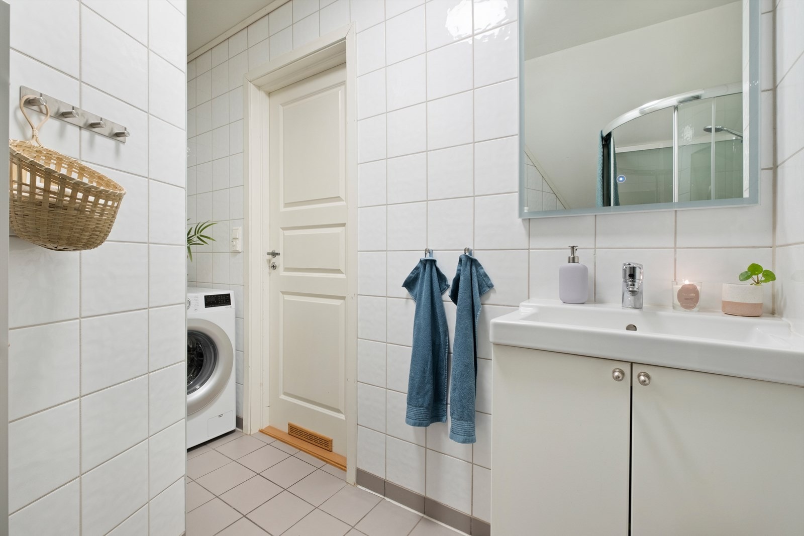 Baderommet opplyses å være oppgradert i 2011 Galleribilde