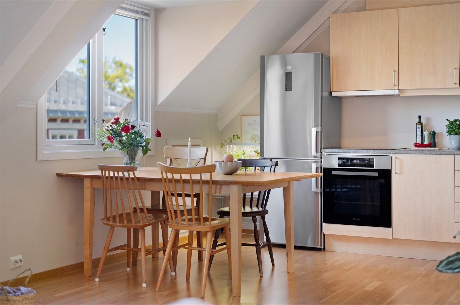 Kjøkken er vurdert til TG1 av takstmann, og fremstår i pen stand. Galleribilde