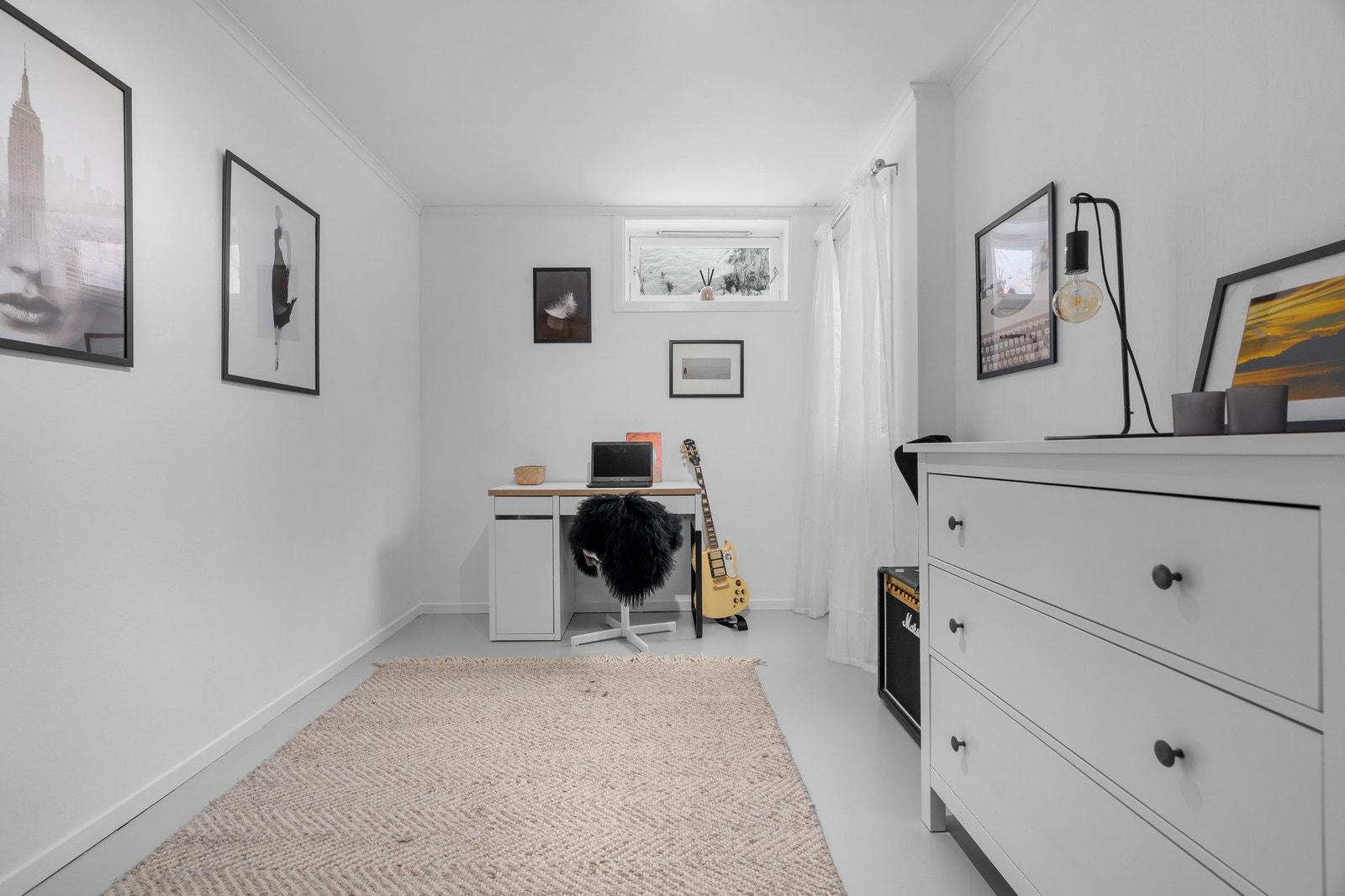 Soverom II - allsidig rom i underetasjen, perfekt som soverom, kontor eller hobbyrom Galleribilde