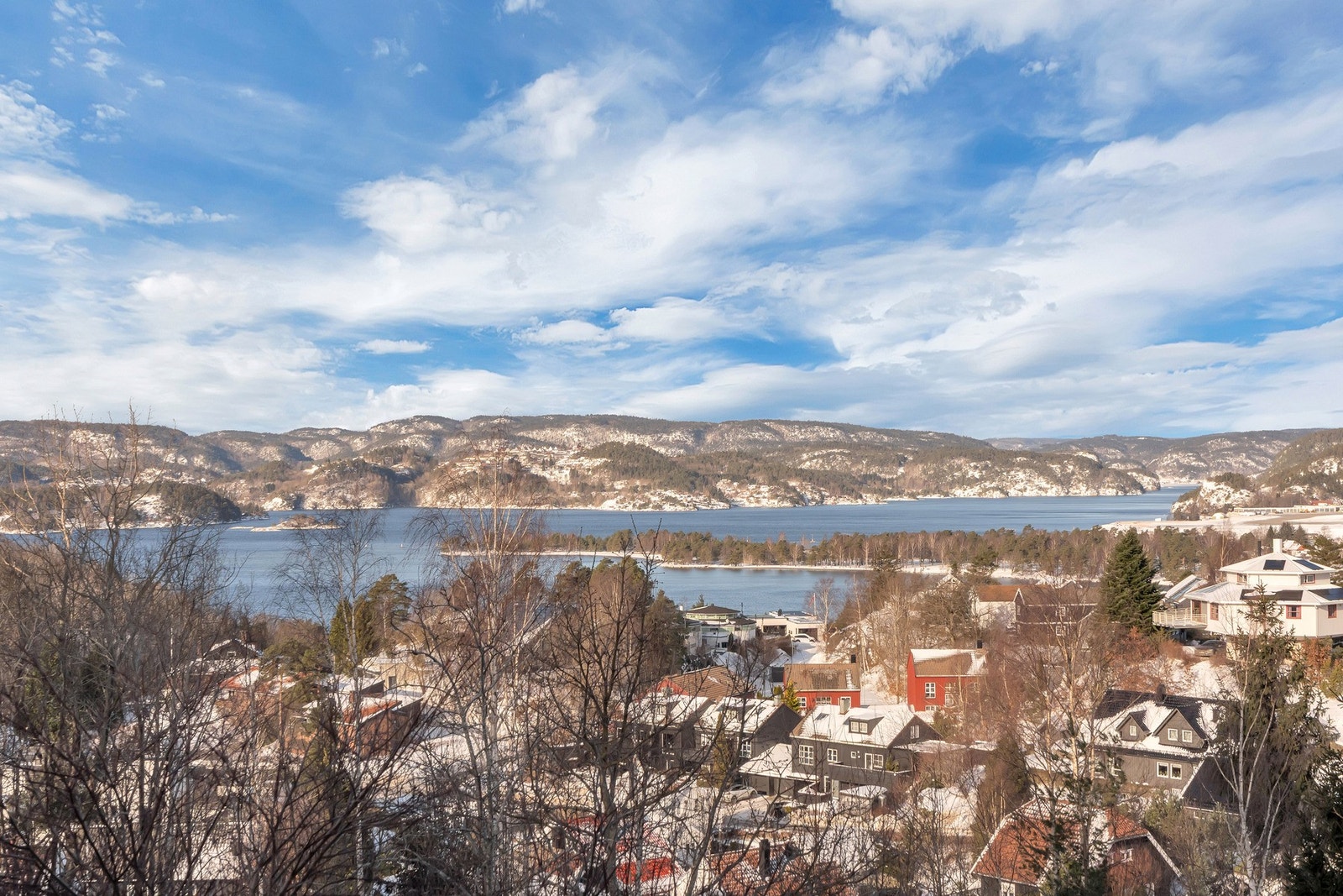 Vidstrakt utsikt over Topdalsfjorden Galleribilde