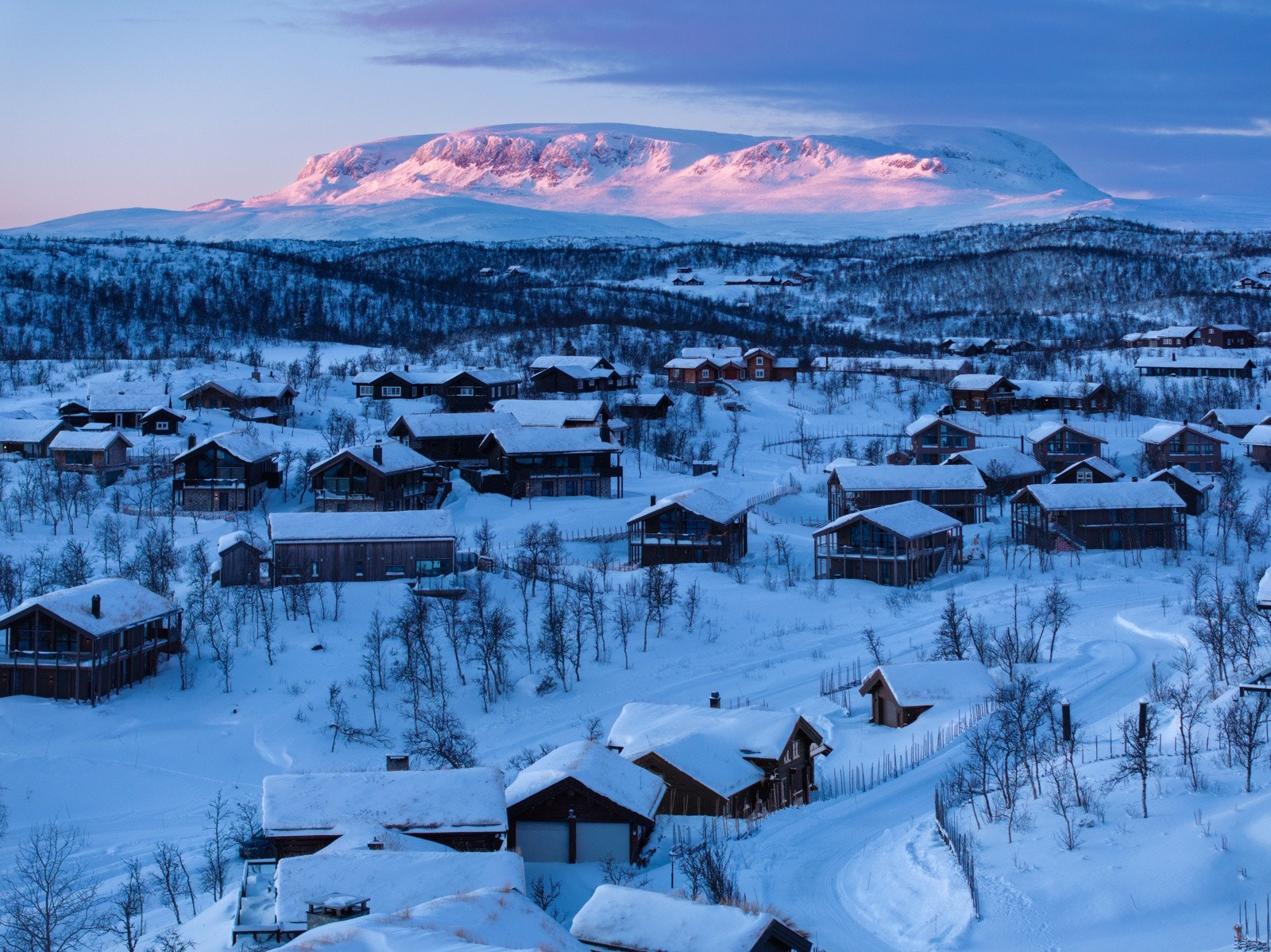 Majestetiske Hallingskarvet sees godt fra Solhovda Galleribilde