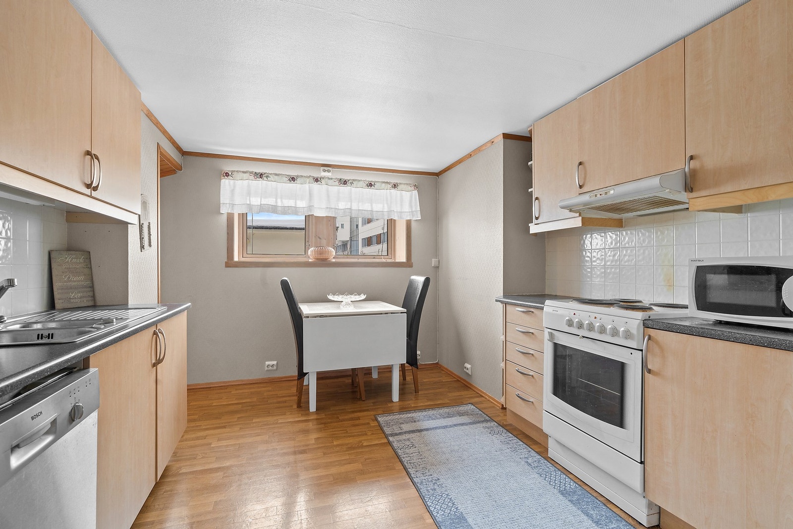 Kjeller - Kjøkken med spiseplass Galleribilde