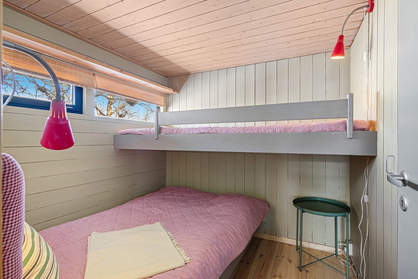 Soverom II innredet med 2 plassbygde enkeltsenger Galleribilde