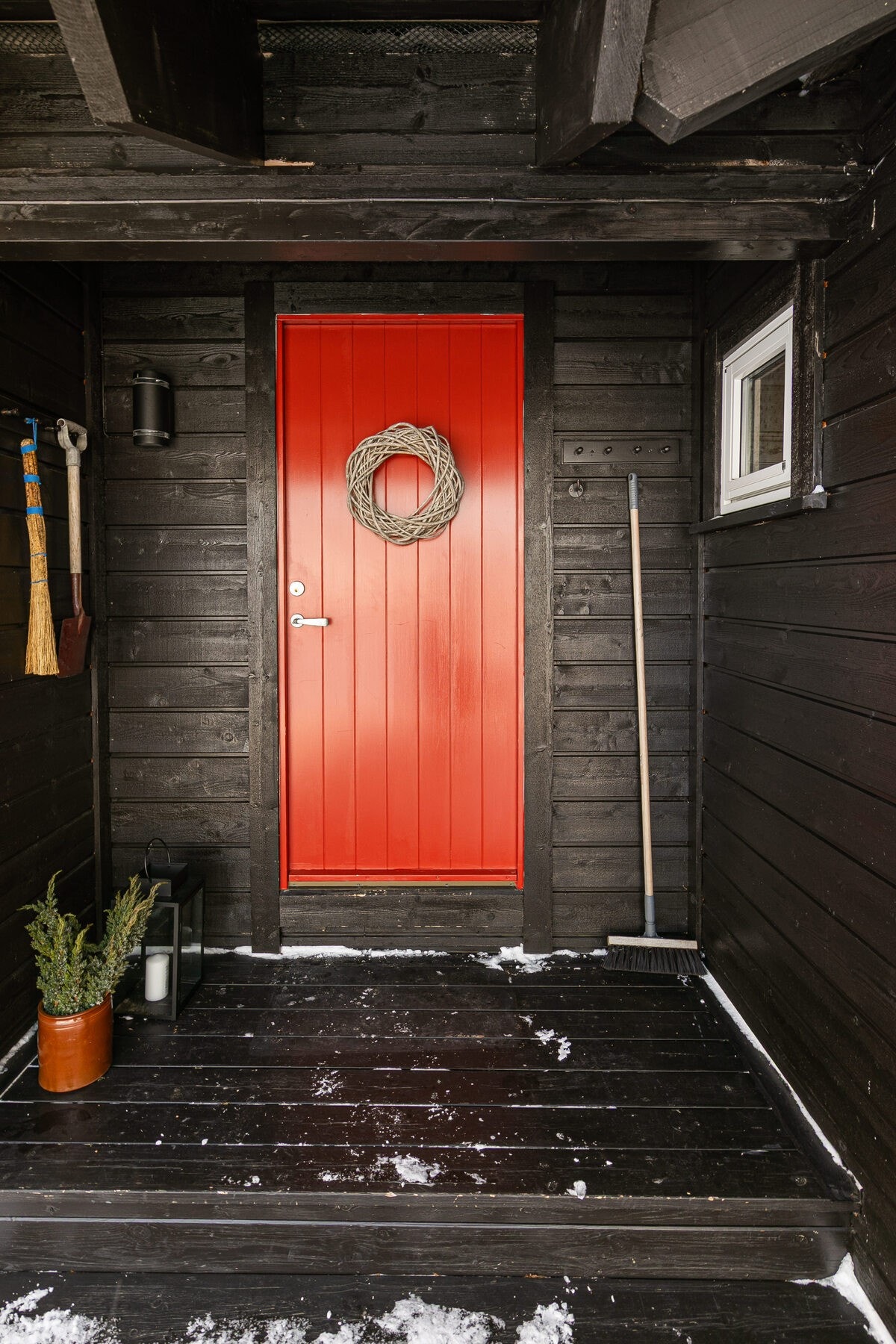 Hyggelig overbygget inngangsparti - Velkommen inn Galleribilde