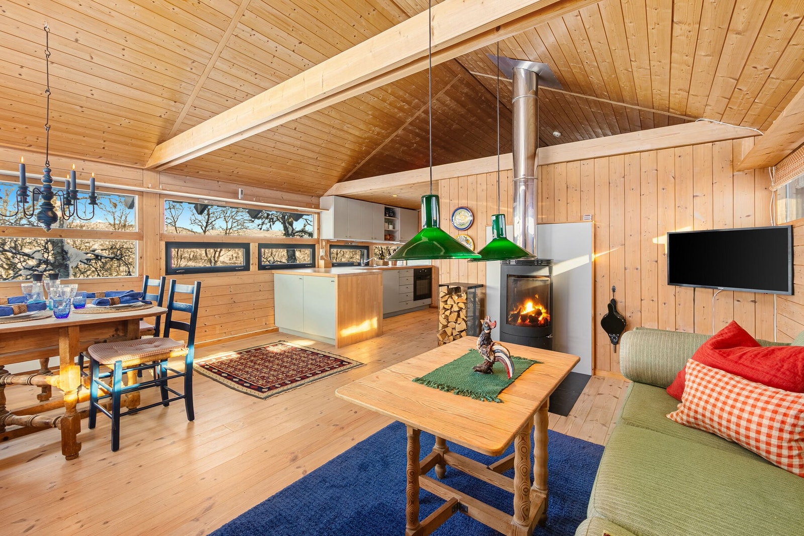 Flott peisovn som varmer godt på kaldere dager Galleribilde