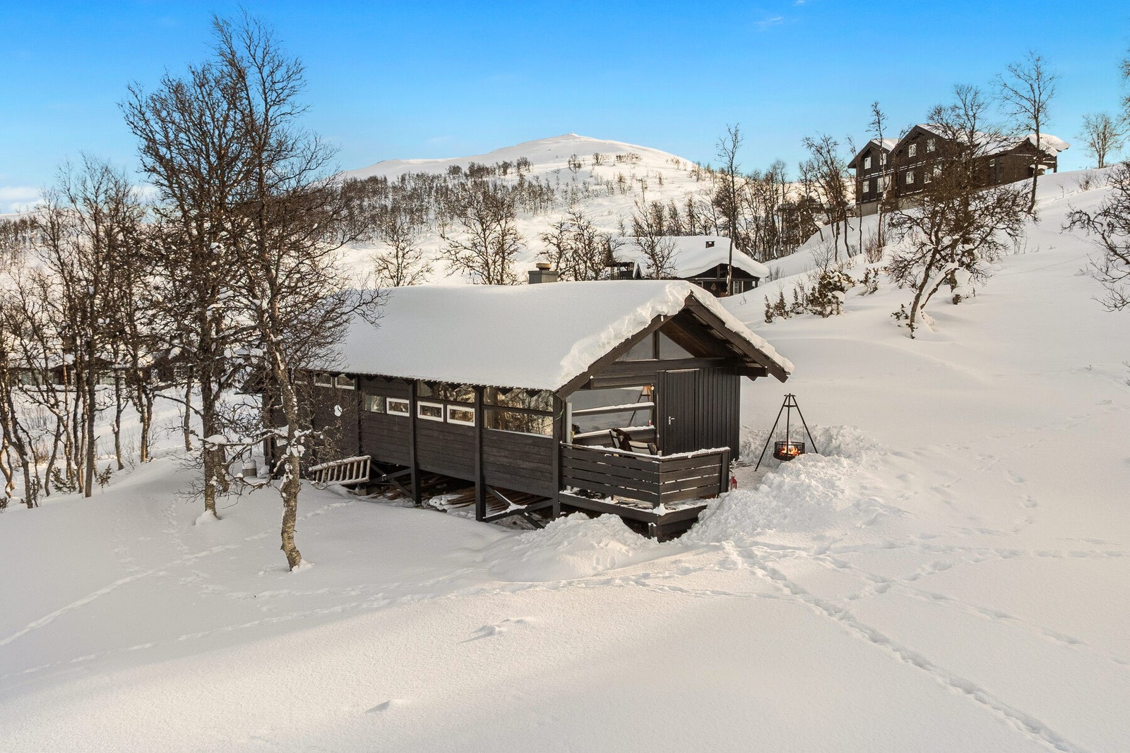 Her er det kort veg til aktivitetsområdet på Vierli. Milevis med preparerte langrennsløyper i nærheten og kort veg til Rauland Skisenter med flotte alpinmuligheter Galleribilde