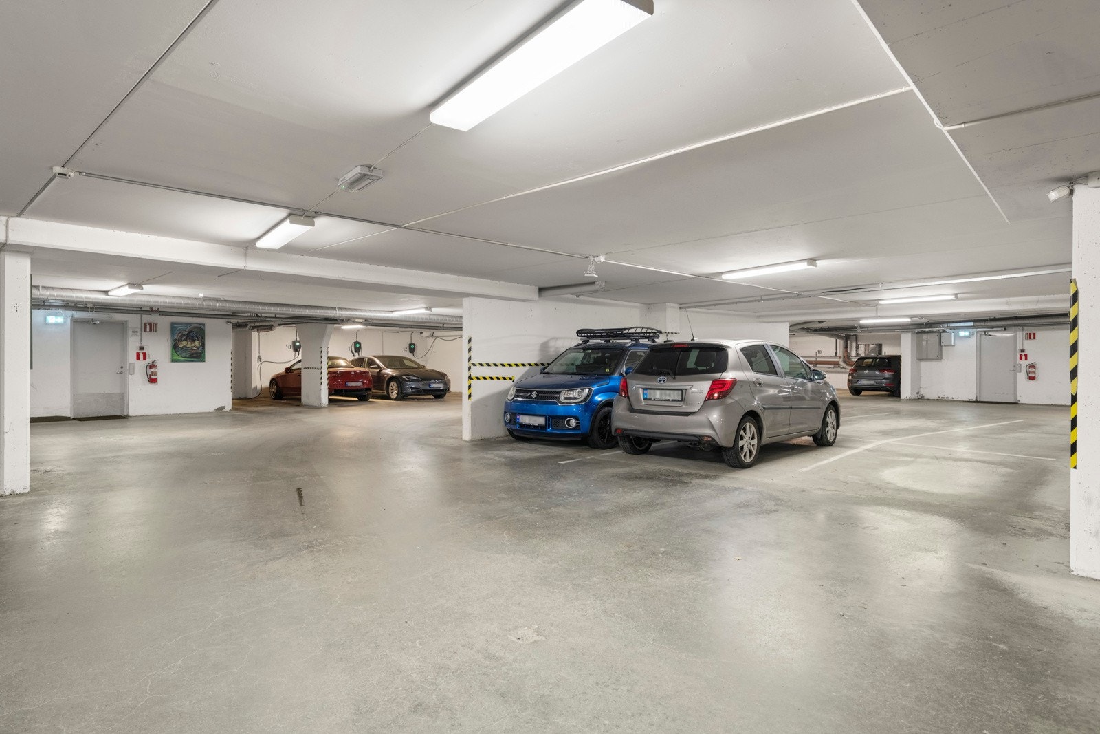 Det medfølger garasjeplass til leiligheten. Galleribilde