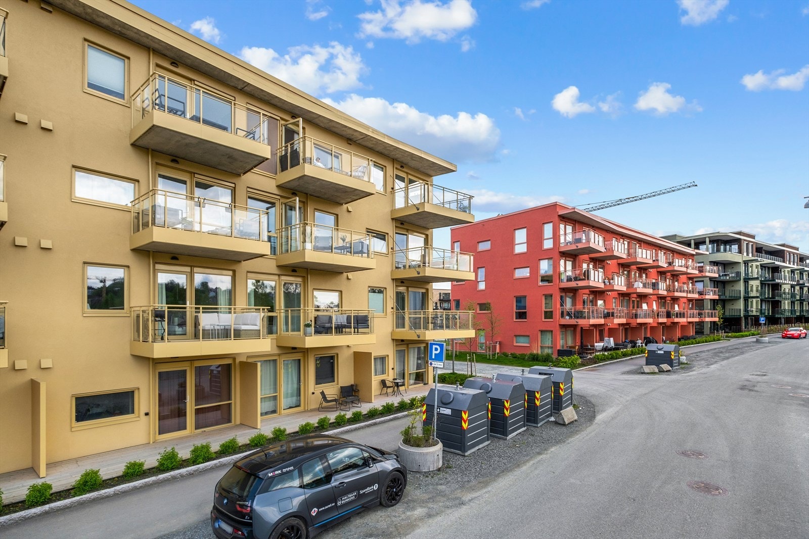 Lilleby er et nyetablert og ekspanderende område som byr på en behagelig og energisk atmosfære. Her bor du med umiddelbar nærhet til "alt" av servicefasiliteter. Galleribilde