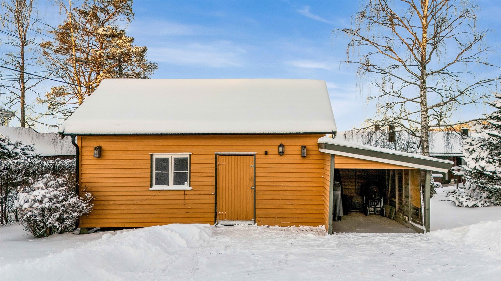Eget uthus på egen tomt gir det rikelig lagringsplass - eller kanskje du vil bruke fantasien og bruke uthuset til noe annet? Galleribilde