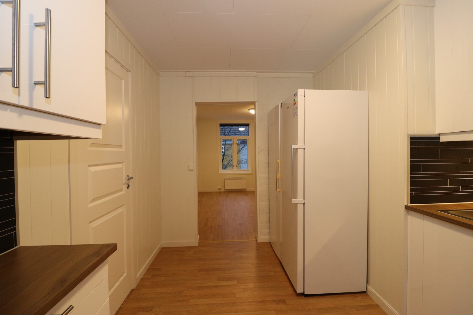 Kjøkken mot stue Galleribilde