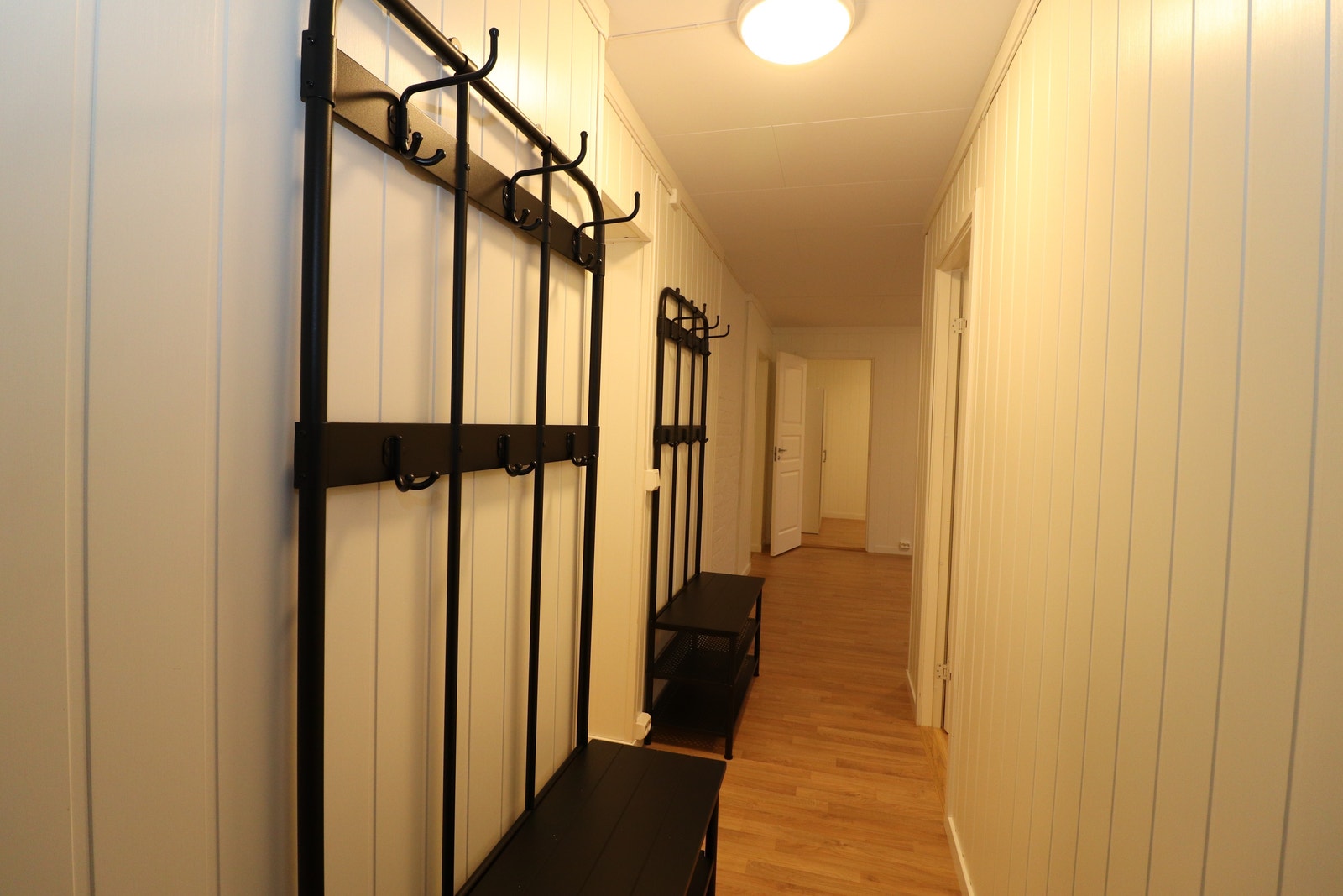 Garderobe Galleribilde